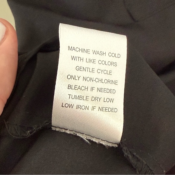⭐️3/$25⭐️ Daniel Rainn Black Button-Up Blouse - Picture 6 of 6